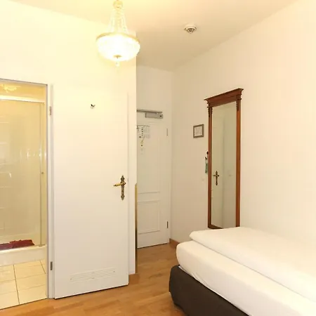 Rathausgloeckel מלון 4*