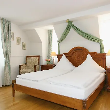 Hotel Rathausgloeckel 4*