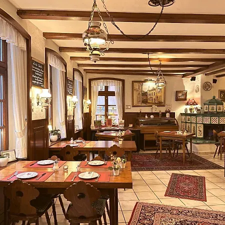 Rathausglockel 4*