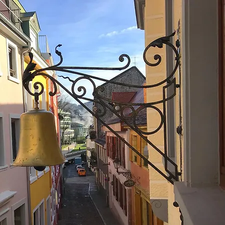 Rathausglockel 4*